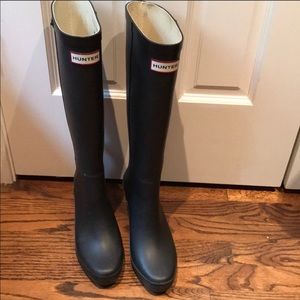 Hunter Wedge Rain Boot. Size 8.